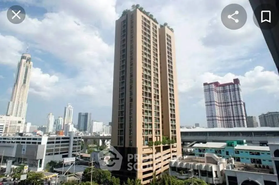 Stunning high-rise building with panoramic city views in a bustling urban area.