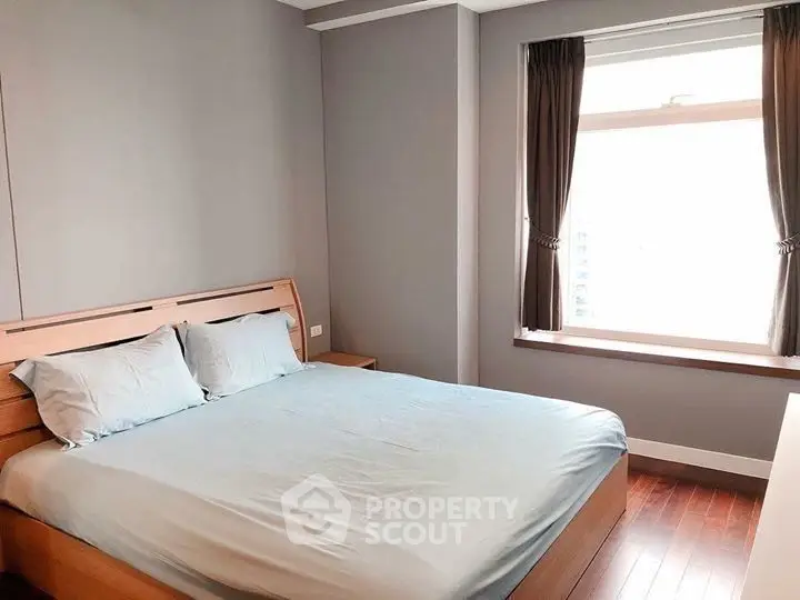  2 Bedrooms Condo at Circle Condominium-1