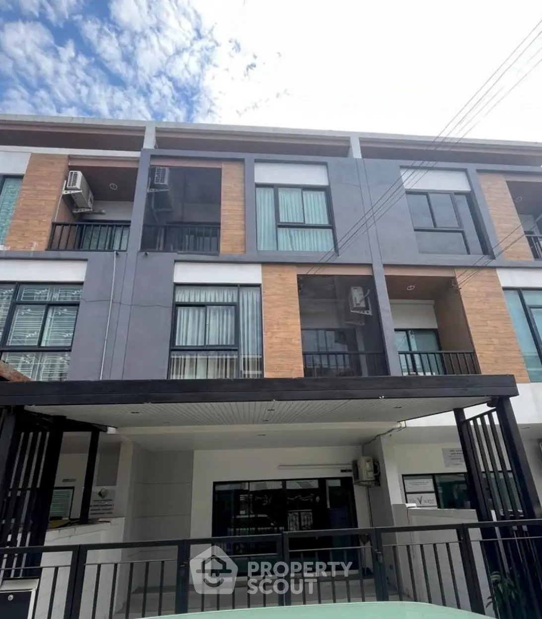 Screenshot 2569-03-24 at 22.13.22.jpg