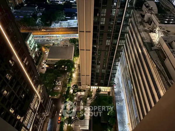 คอนโด 2-ห้องนอน ที่ นิว ดิสทริค อาร์9 ใกล้ MRT พระราม 9