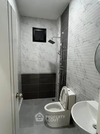 Modern bathroom with sleek design and elegant fixtures