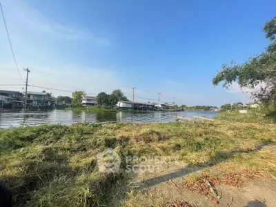 1067409-3-Photoroom.jpg