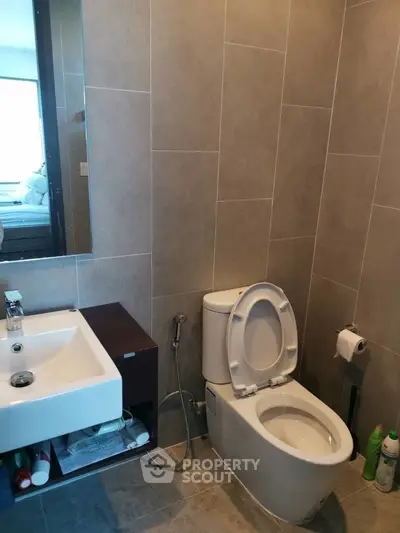  1 Bedroom Condo at C Ekkamai-4