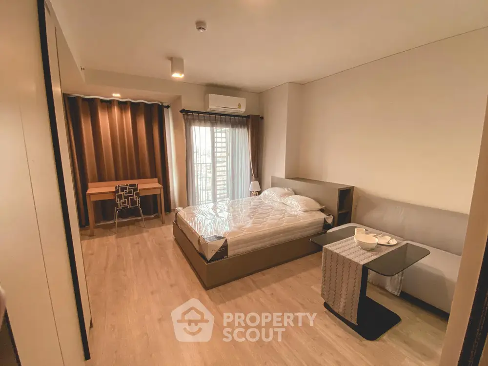  1 Bedroom Condo at Ideo Sathorn Wongwian Yai-4