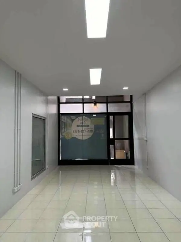 image_rental-29876898