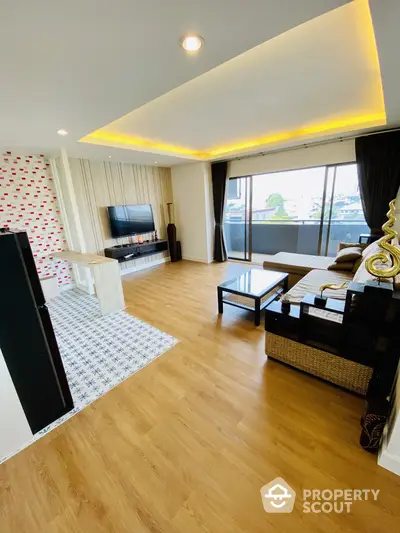 Fully Furnished 1 Bedroom Condo at Phasuk Place-5