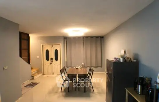 image_rental-6544379