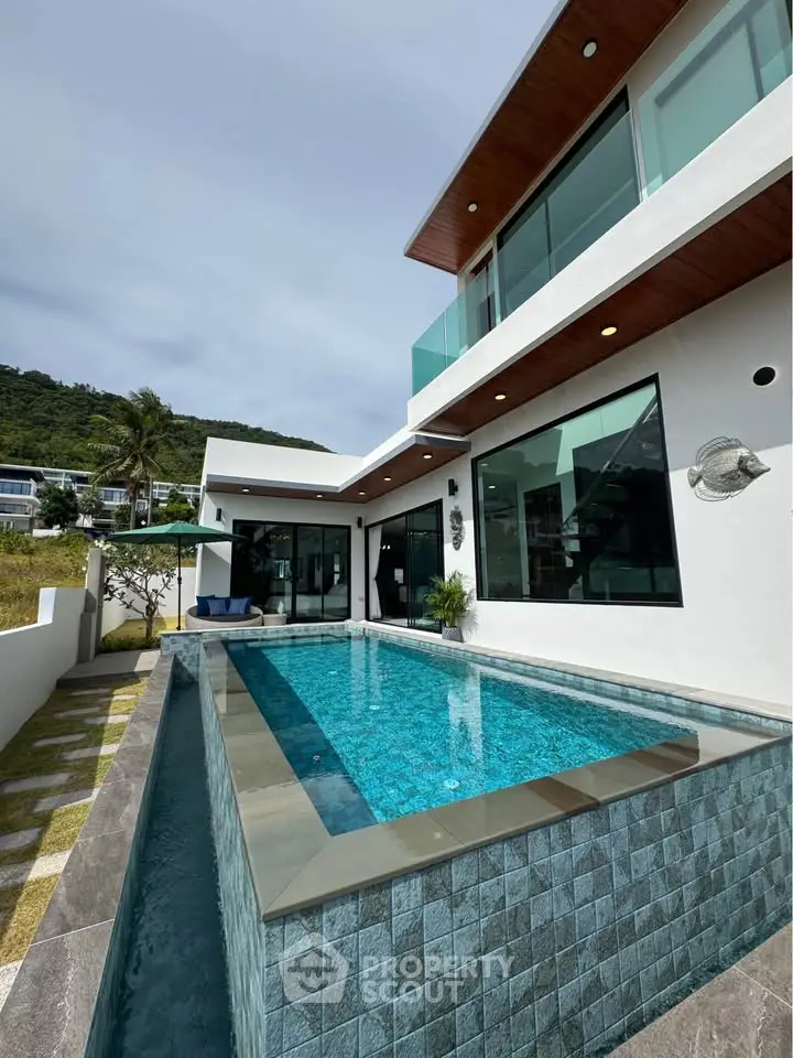 Luxurious modern villa with private pool and stunning architectural design, perfect for upscale living.