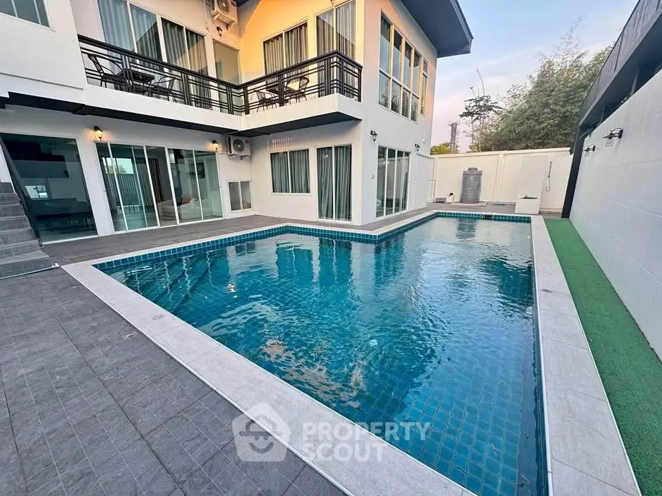 Luxurious modern home with private pool and spacious outdoor area