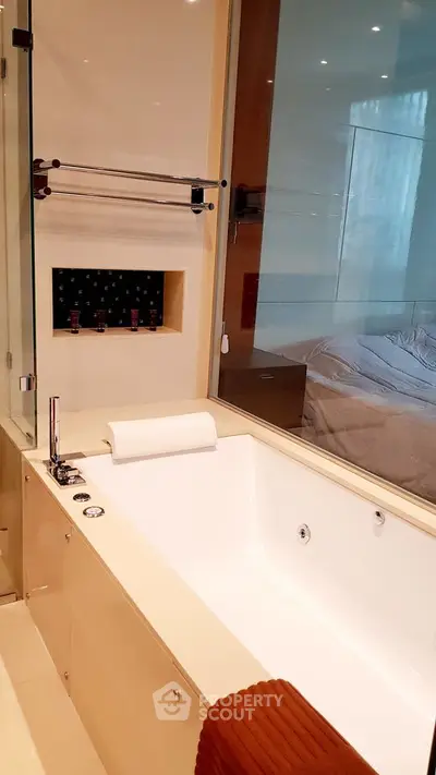 Fully Furnished 2 Bedrooms Condo at The Address Sukhumvit 28-5