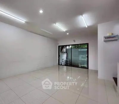 Screenshot 2568-12-21 at 15.37.03.jpg