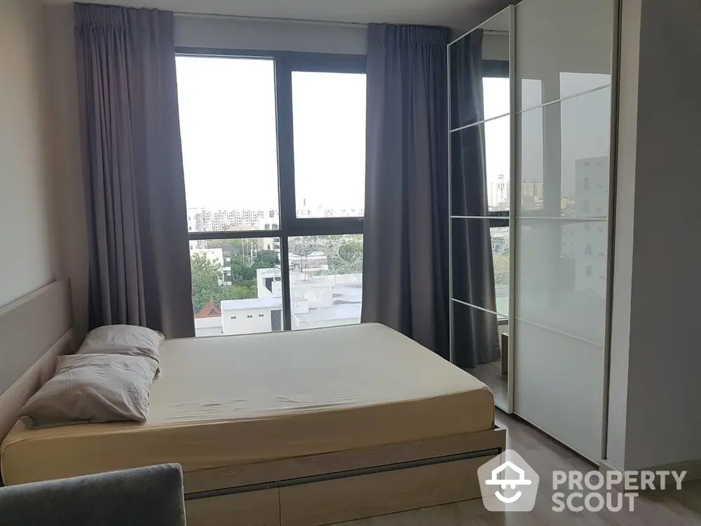  1 Bedroom Condo at Ideo Mobi Sukhumvit-1