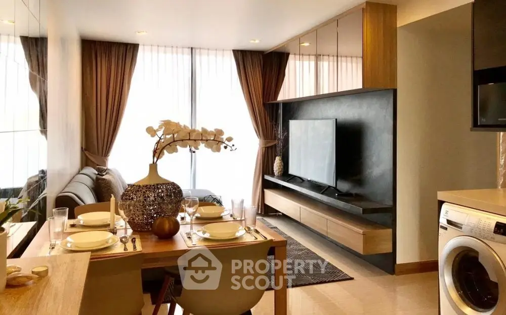 Fully Furnished 2 Bedrooms Condo at Downtown 49 Sukhumvit-1