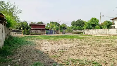 Spacious vacant land plot with potential for development in a serene neighborhood.