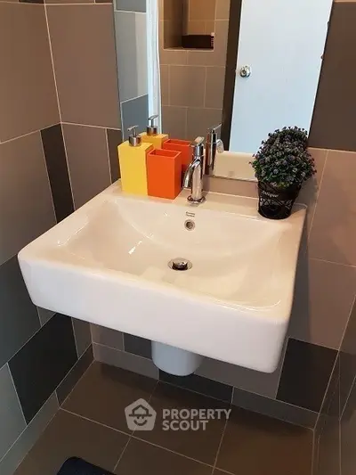  1 Bedroom Condo at Chewathai Phetkasem 27-4
