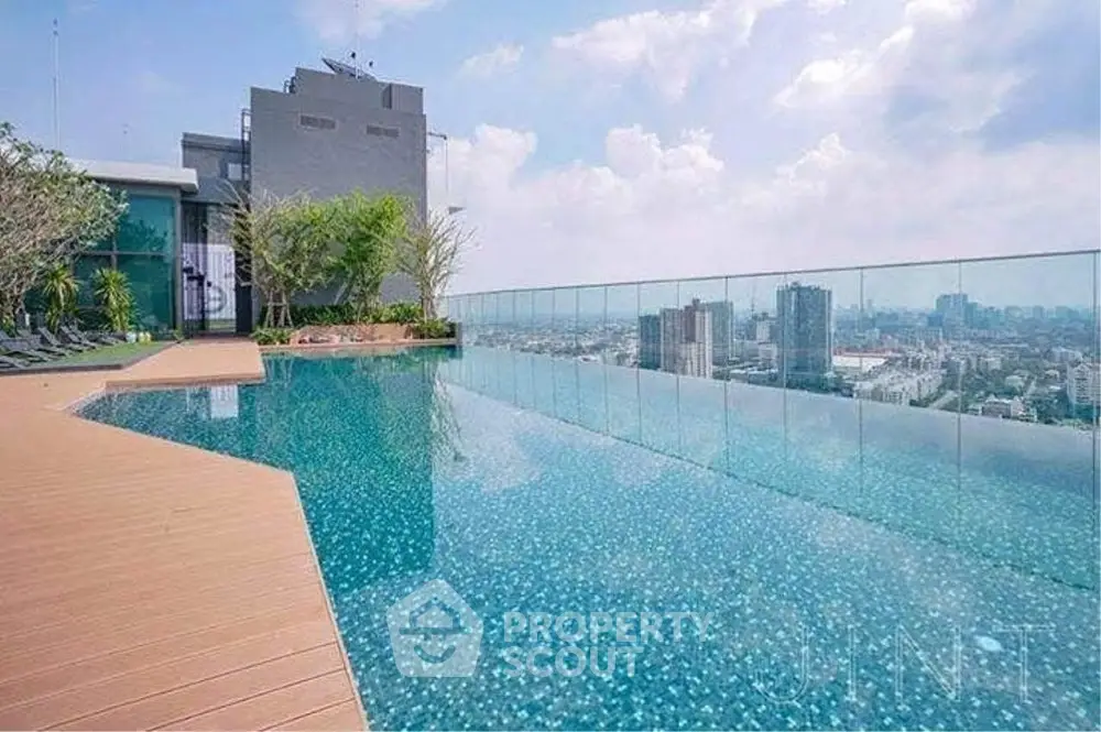  1 Bedroom Condo at Life Sukhumvit 48-1