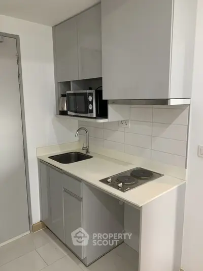  1 Bedroom Condo at Ideo Mobi Phayathai-4