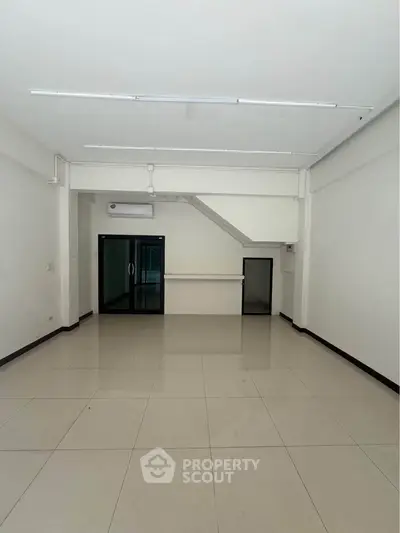 image_rental-31713878