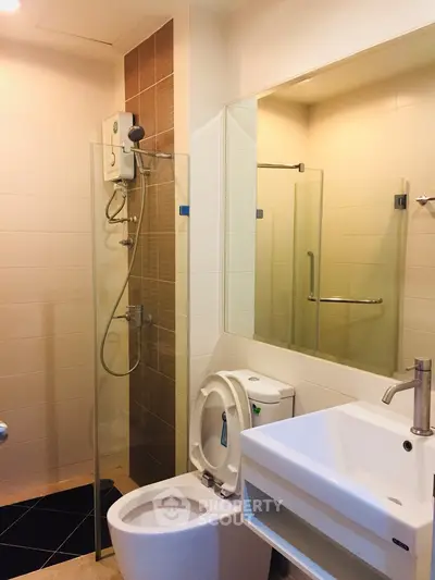  2 Bedrooms Condo at The Complete Narathiwat-5