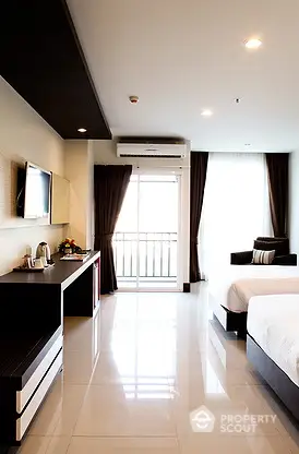 Fully Furnished 1 Bedroom Apartment at Crystal Suites Suvarnabhumi Airport-3