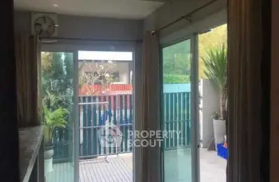 Fully Furnished 4 Bedrooms Townhouse -4