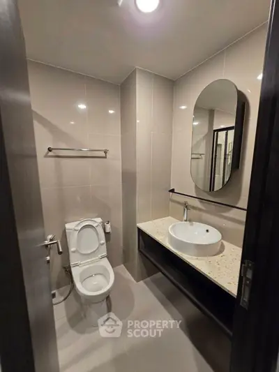 Modern bathroom with sleek fixtures and elegant design