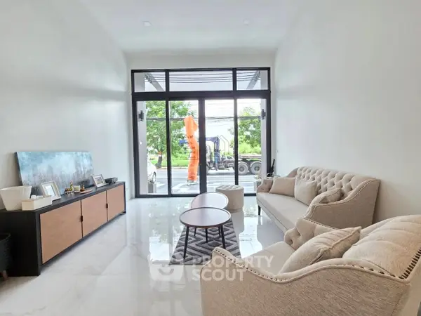image_rental-18764757