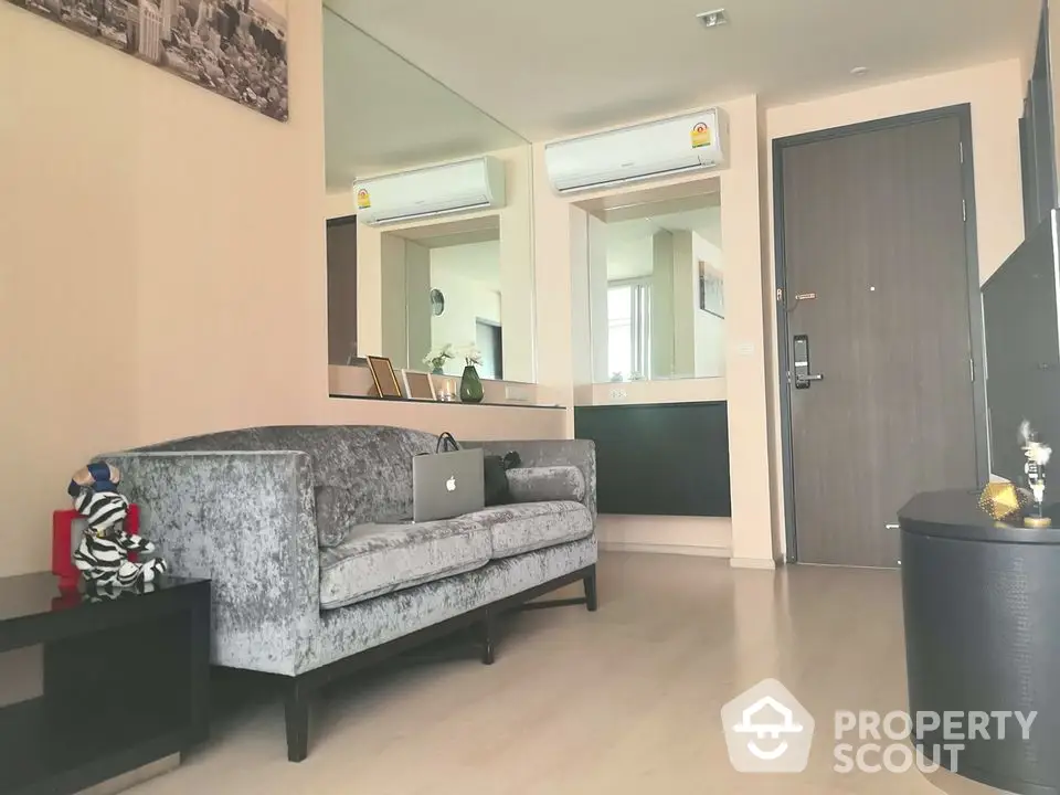 Fully Furnished 1 Bedroom Condo at Rhythm Sukhumvit 44 1-1