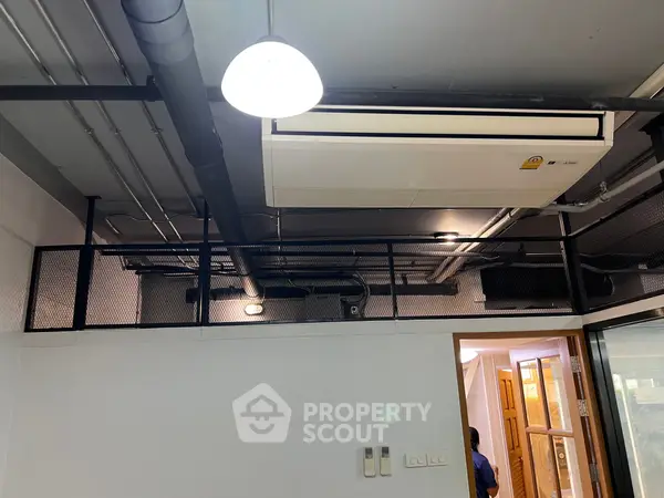 image_rental-29382894