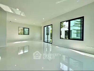 image_rental-29384373