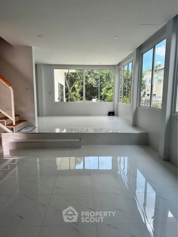 image_rental-29500938