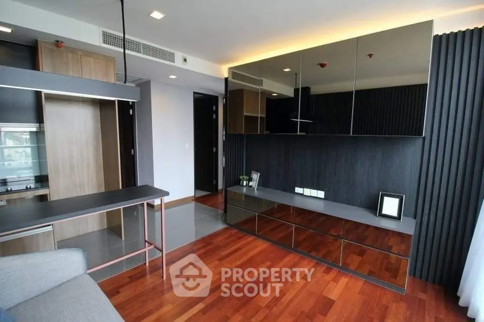 Fully Furnished 2 Bedrooms Condo at Wish Signature Midtown Siam-1