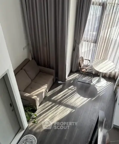 image_rental-30110520