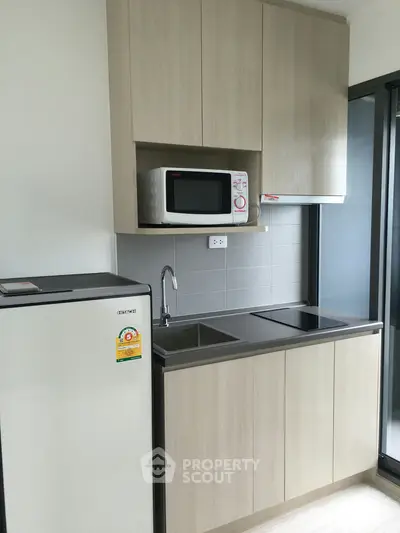  1 Bedroom Condo at Ideo Mobi Sukhumvit Eastgate-2