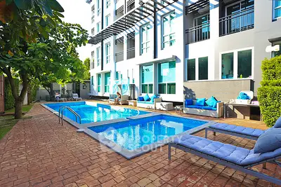 Fully Furnished 1 Bedroom Apartment at Crystal Suites Suvarnabhumi Airport-4