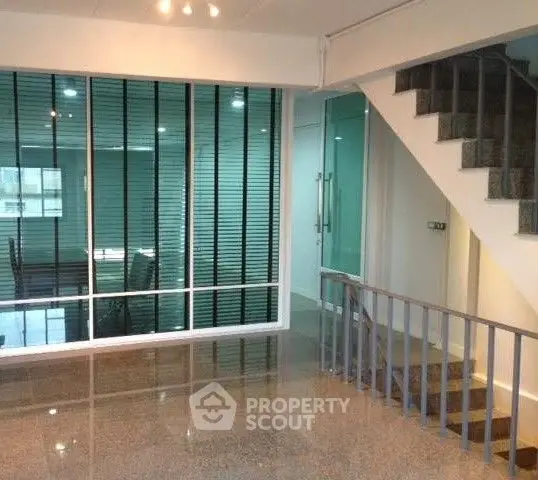 image_rental-10329538