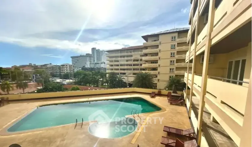 Spacious apartment with pool view in a modern residential complex