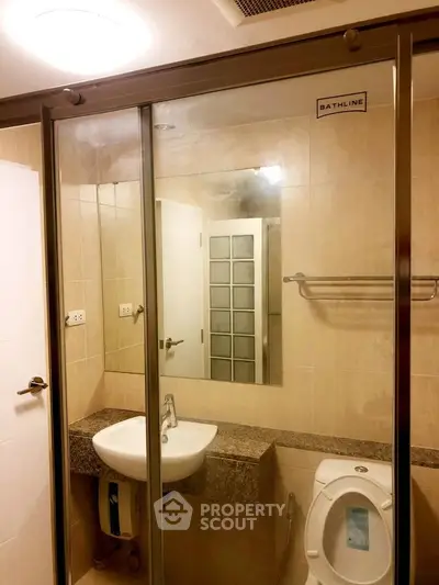  1 Bedroom Condo at The Clover Thonglor Residence-5