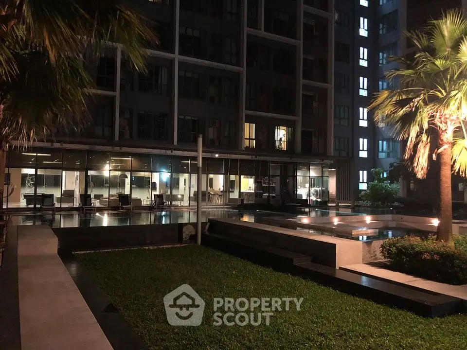 Fully Furnished 1 Bedroom Condo at Ideo Mobi Charan Interchange-1