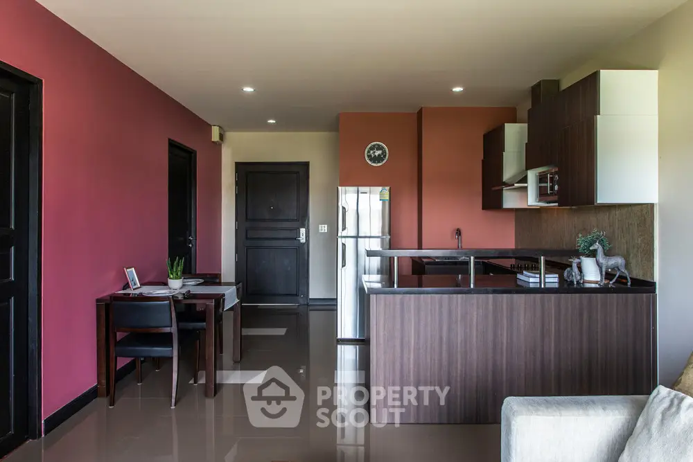  2 Bedrooms Condo -1