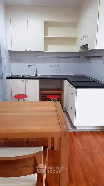  1 Bedroom Condo at Baan Siri Sukhumvit 13 Condominium-5
