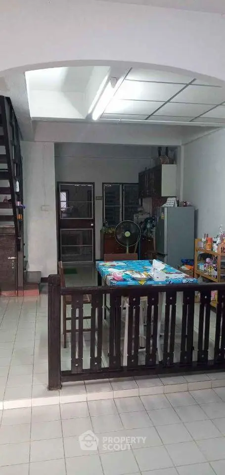 image_rental-8823312