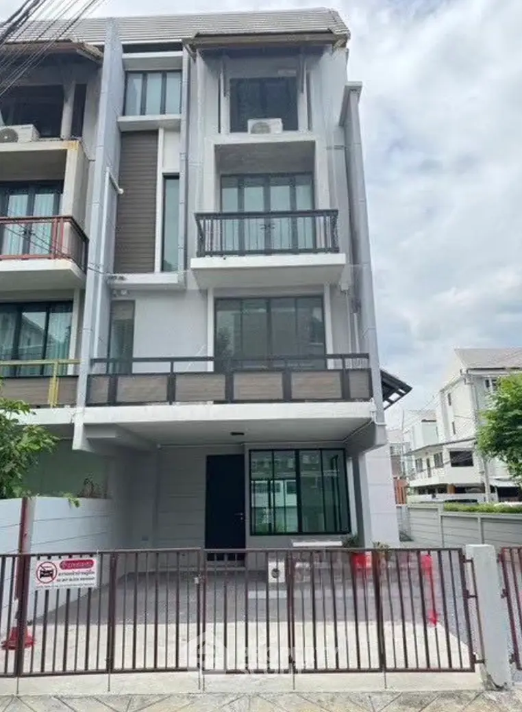 Screenshot 2568-09-24 at 22.41.02.jpg