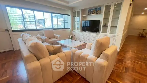 image_rental-28099138