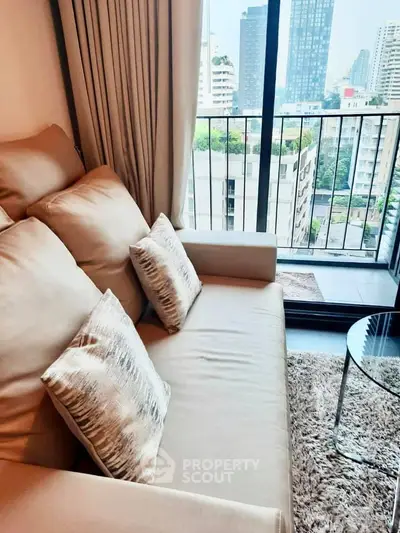 Fully Furnished 1 Bedroom Condo at Edge Sukhumvit 23-3