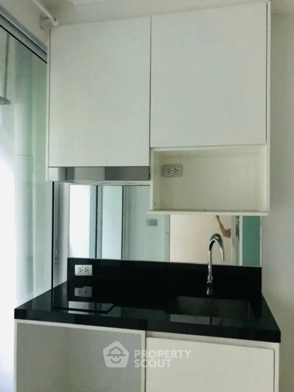 image_rental-29668121