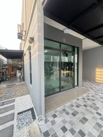 image_rental-26695347