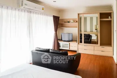 Fully Furnished 1 Bedroom Condo at Grand Park View Condominium Livingroom