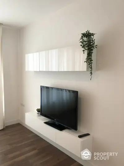  2 Bedrooms Condo -5