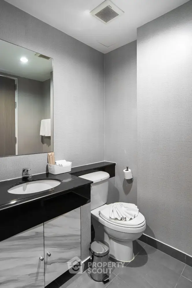  3 Bedrooms Condo -1